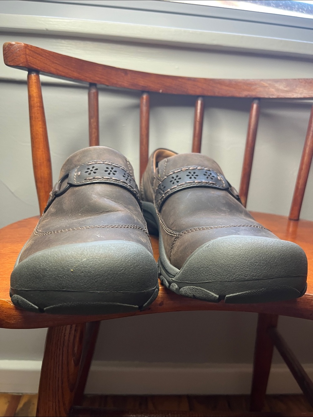 KEEN Women’s Kaci II Slip On Shoes Dark Brown Leather Comfort Loafers Size 9 EUC - Picture 2 of 11